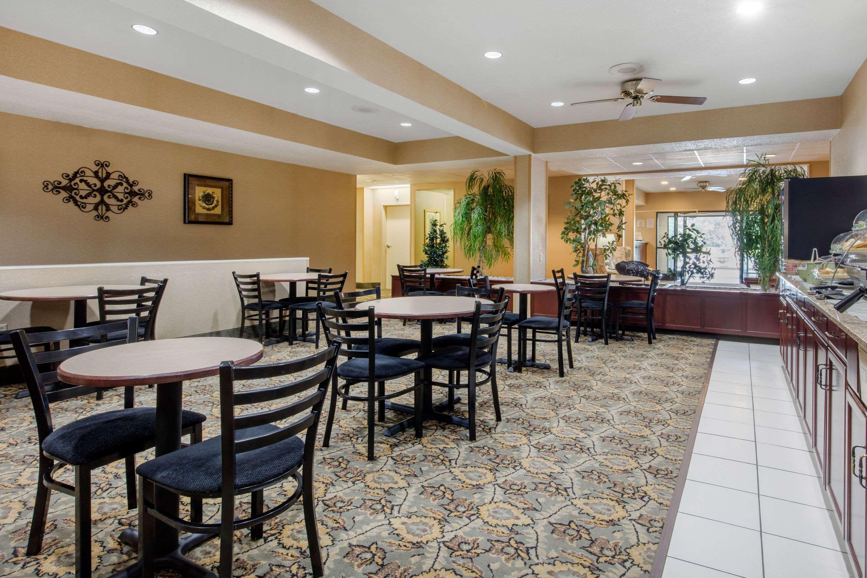 Quality Inn & Suites Benton - Draffenville Exteriér fotografie
